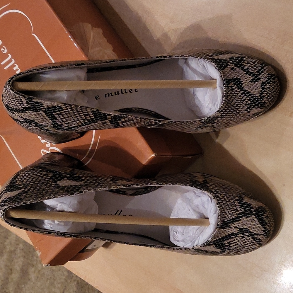 BLOCK HEEL PUMPS